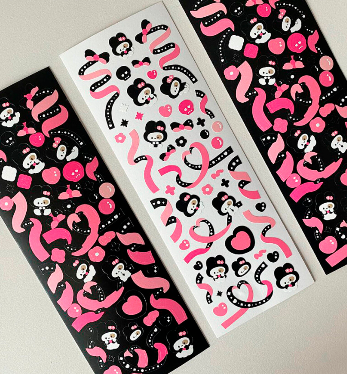 Bunny Confetti Seal Sticker [Black Pink]