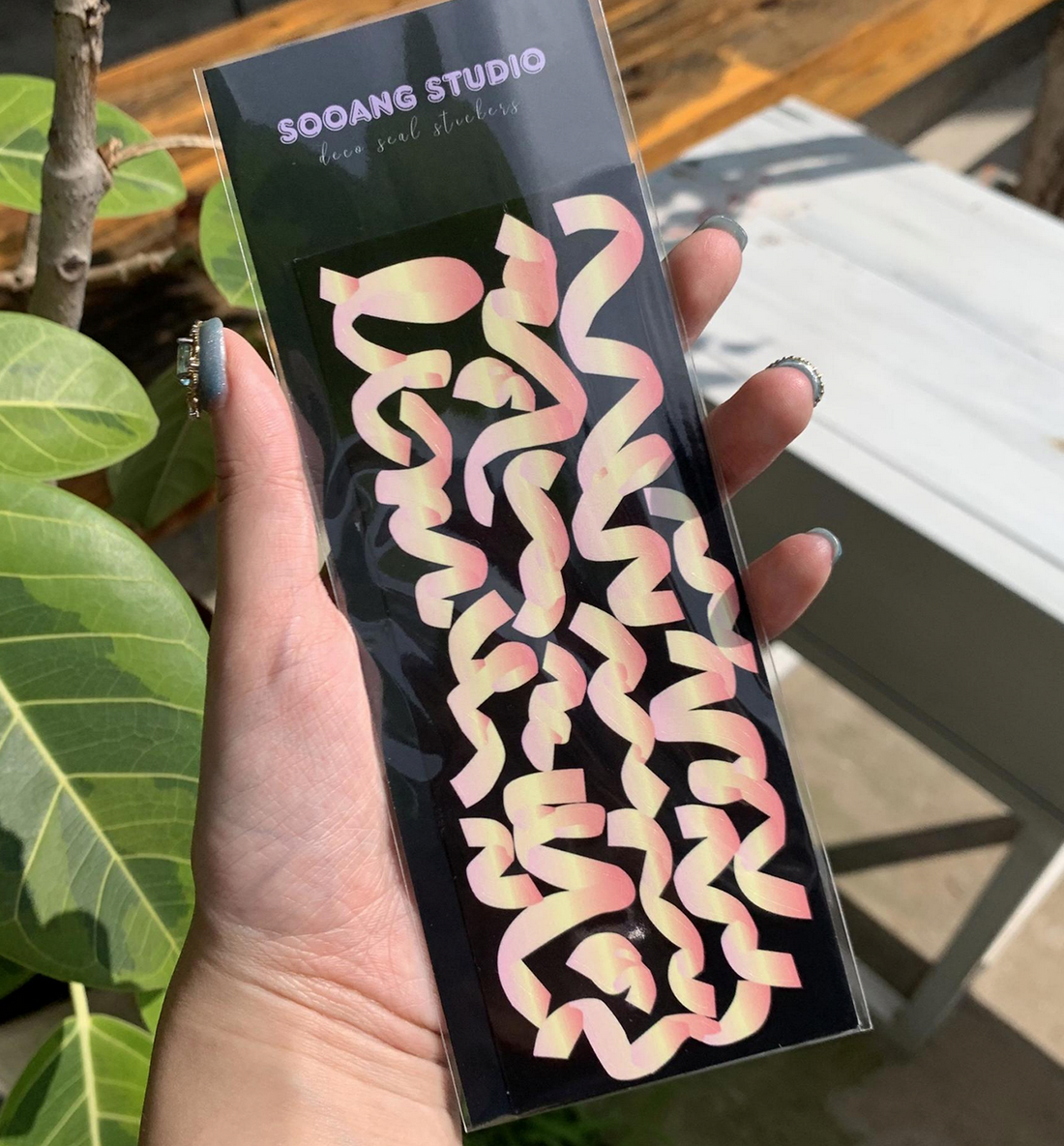 Gradation Confetti Seal Sticker